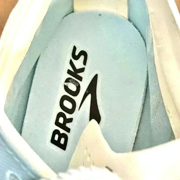 Brooks ELMN8 M8 W9.5 Unisex Running Shoe Blue Glow/Nightlife/Red (1000431D467) - Picture 7 of 16